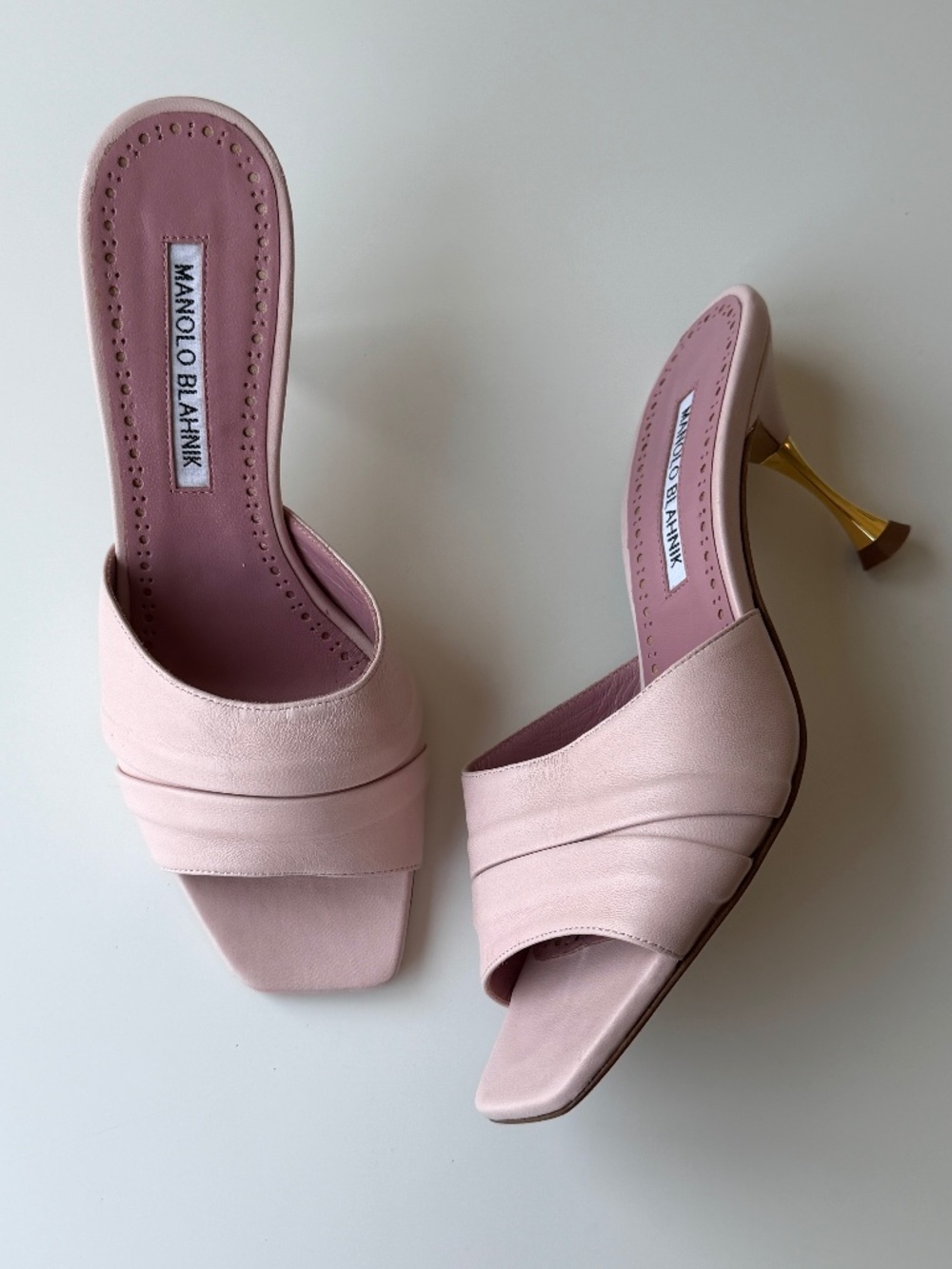 Vintage Manolo Blahnik dusty pink leather mules, IT 36
